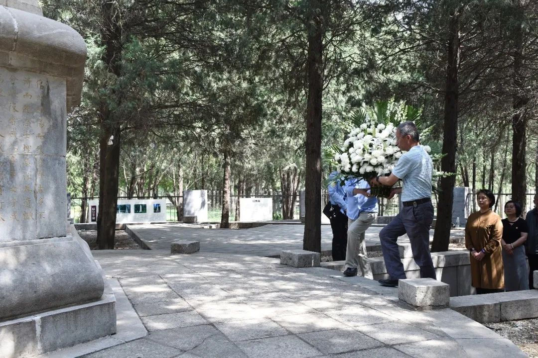 e98a856e6eae4fe4a08b8e7ec284e9f1.jpg e98a856e6eae4fe4a08b8e7ec284e9f1.jpg